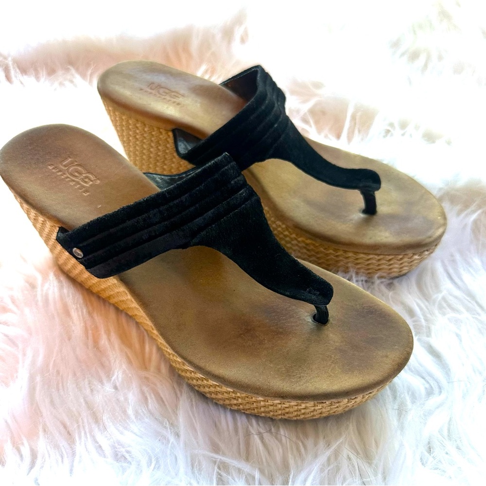UGG Australia Platform Wedge Leather Flip Flop Sandal Women’s Size 6